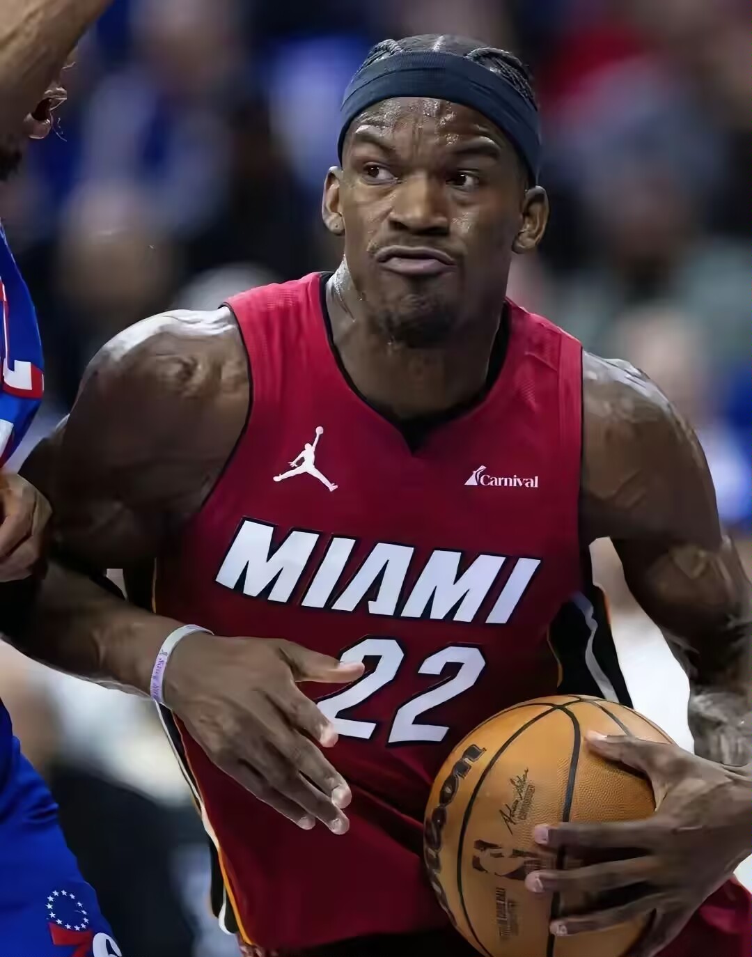 巴特勒连续十二场比赛得分超过惊险取胜，拜仁挑战极限！的简单介绍