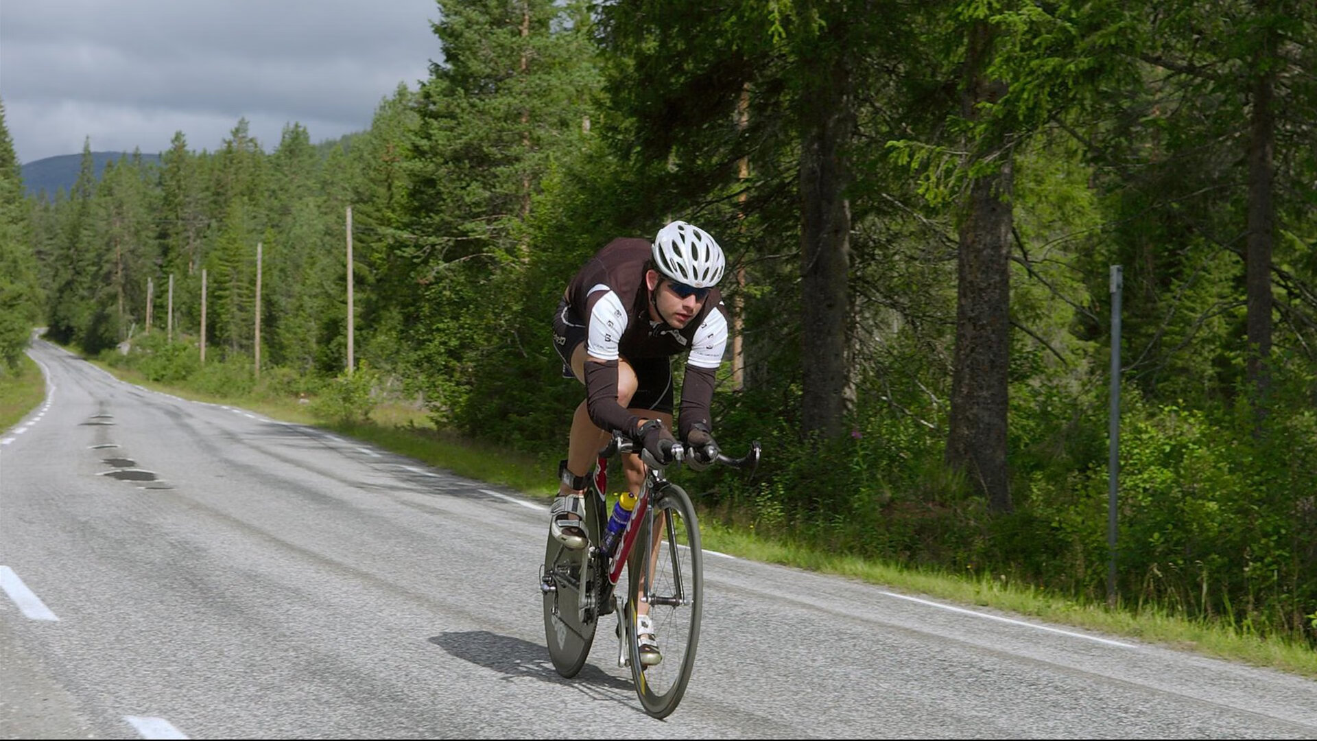 凯恩连续二十场比赛得分超过出色防守，RNG挑战极限！